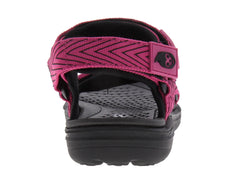 Sandalia gladiador para mujer en color rosa fuscia con suela negra.